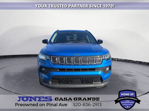 Used 2022 Jeep Compass Latitude FWD image 2