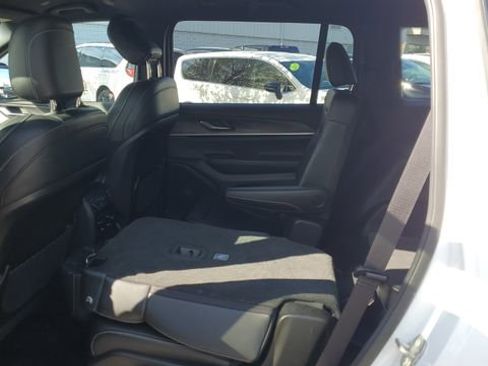 Certified 2024 Jeep Grand Cherokee L Limited w/ Black Appearance Package AWD/4WD image 25