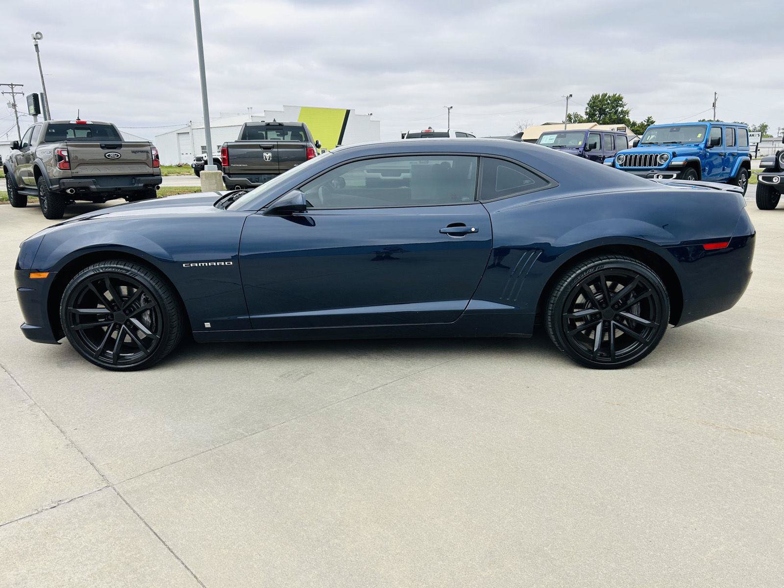 Used 2010 Chevrolet Camaro SS w/ RS Package RWD image 27