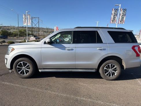 Used 2018 Ford Expedition XLT w/ Equipment Group 202A image 4