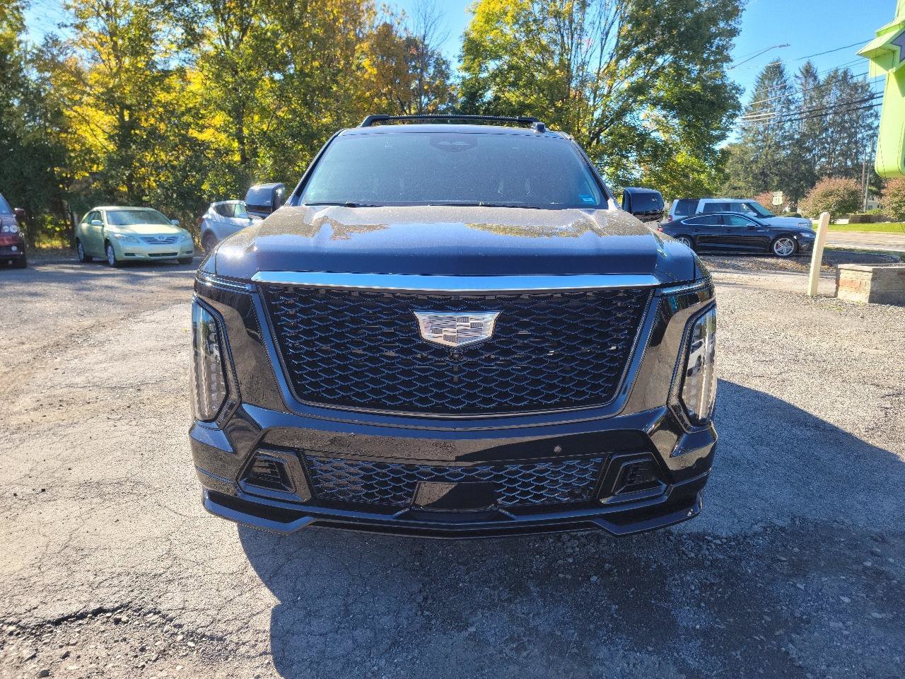 Used 2025 Cadillac Escalade V AWD/4WD image 2