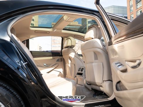 Used 2018 Mercedes-Benz S 560 Sedan image 19