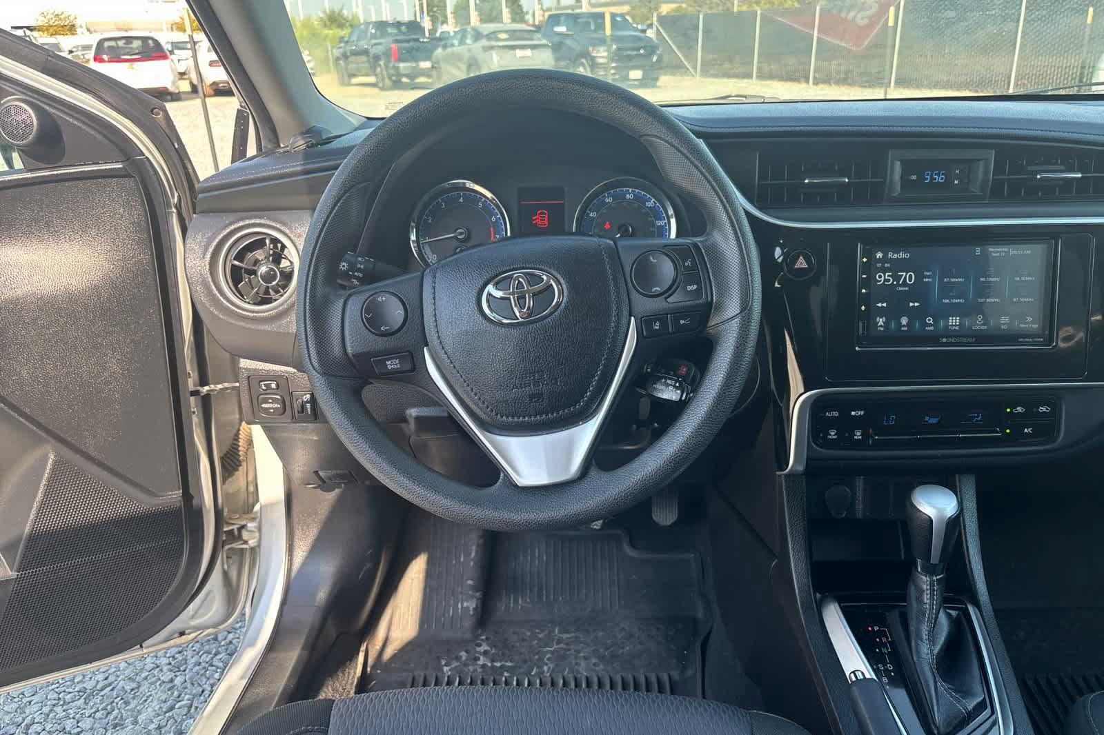 Used 2019 Toyota Corolla LE FWD image 16
