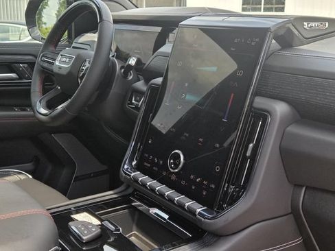 New 2026 GMC Yukon AT4 Ultimate AWD/4WD image 13