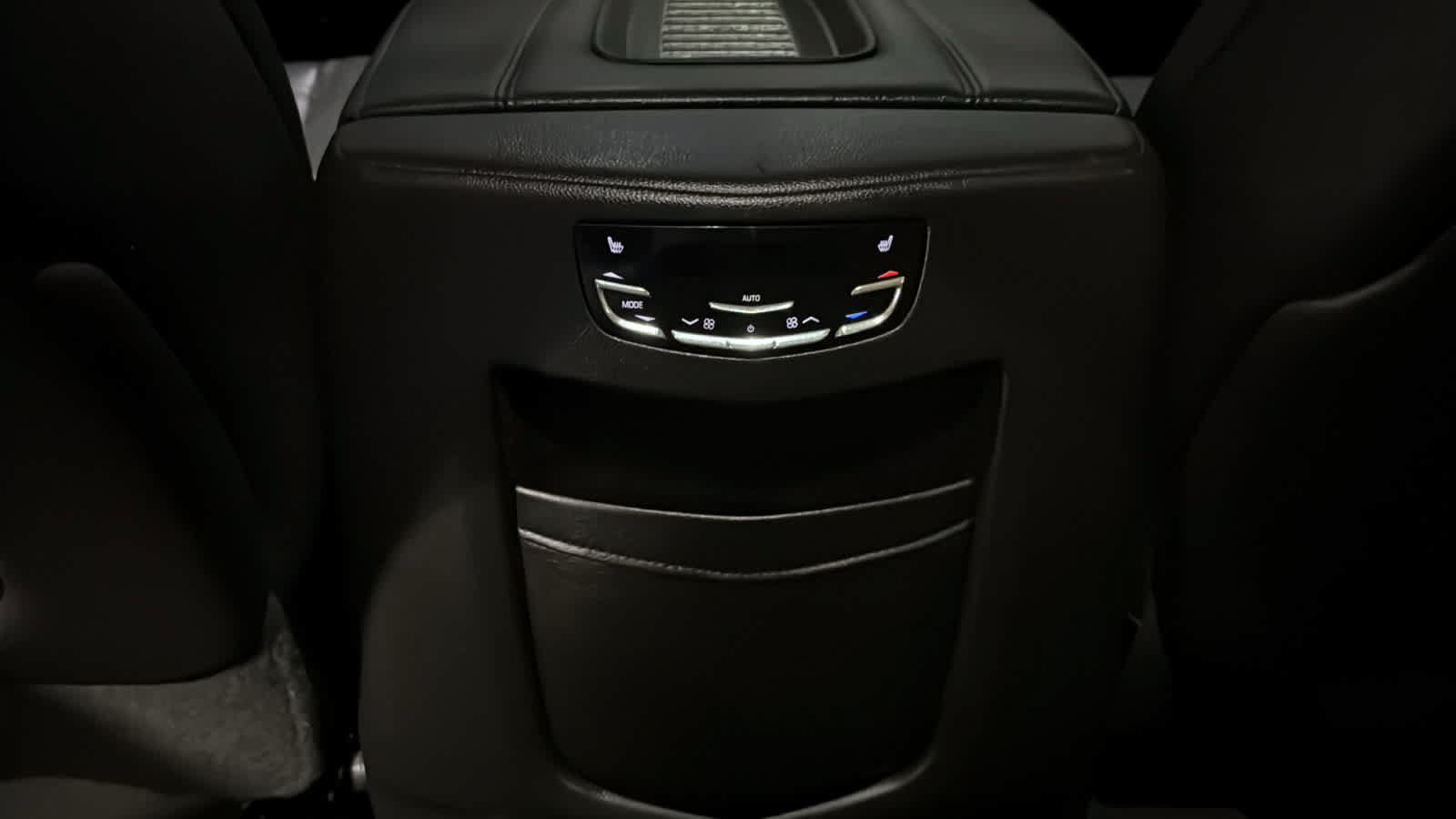 Used 2019 Cadillac Escalade Luxury AWD/4WD image 28