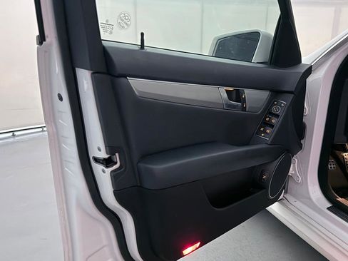 Used 2014 Mercedes-Benz C 250 Sedan image 17