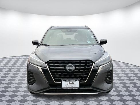 Used 2024 Nissan Kicks SR image 2