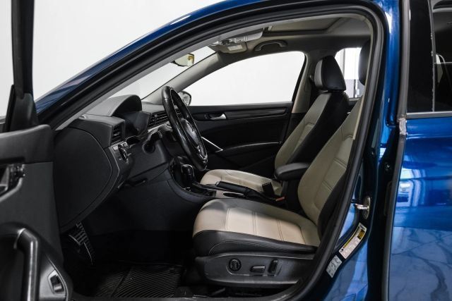 Used 2020 Volkswagen Passat 2.0T R-Line FWD image 5