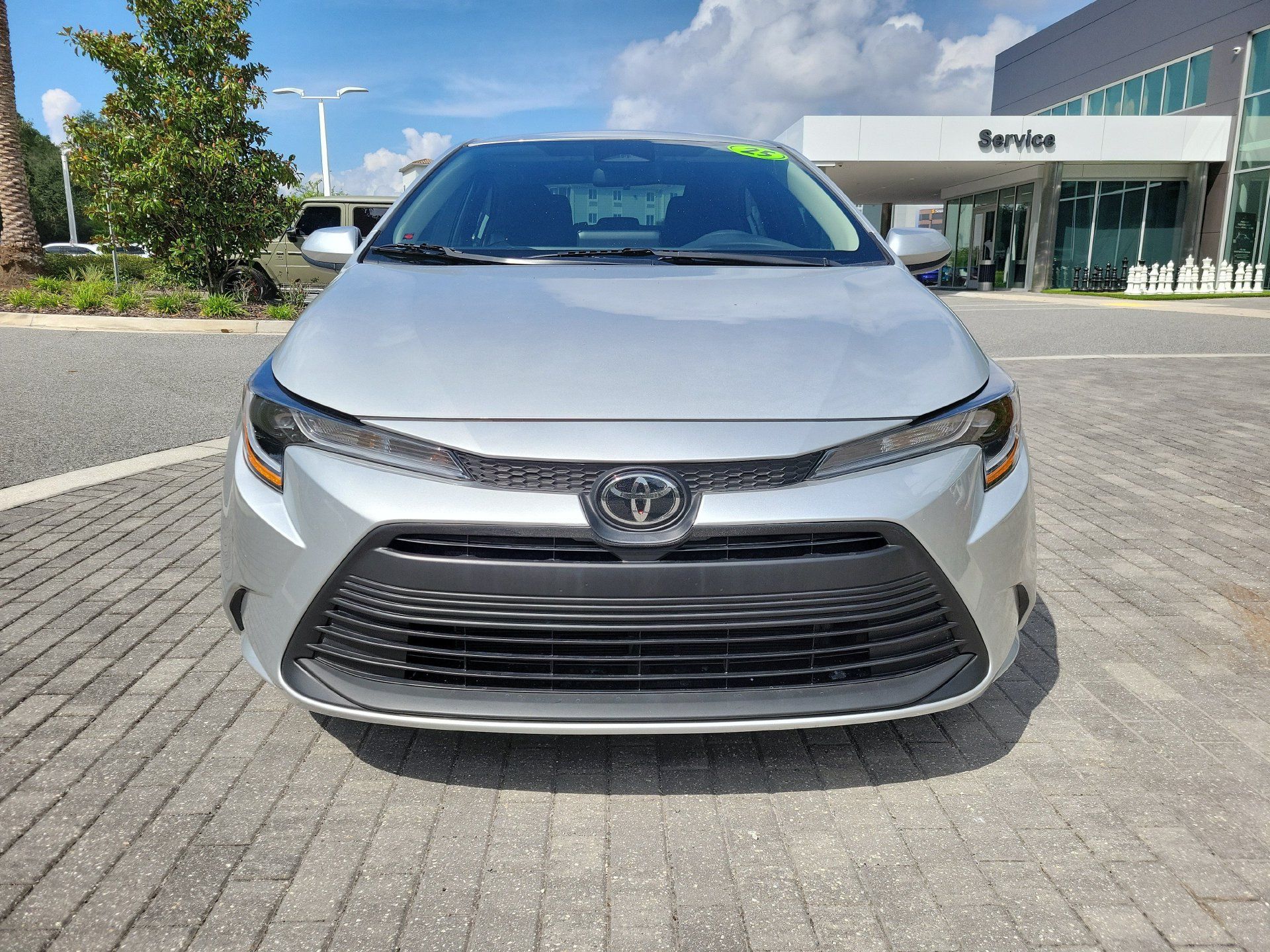 Used 2025 Toyota Corolla LE FWD image 9