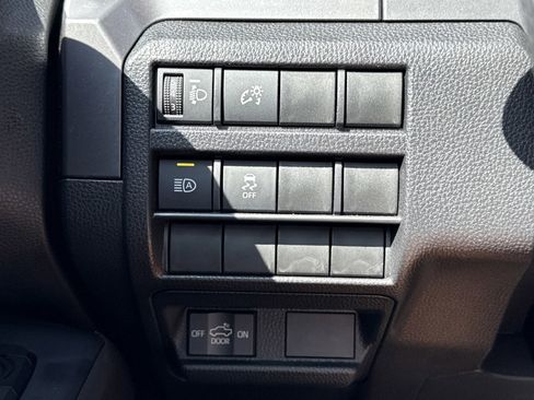 Used 2025 Toyota Tacoma SR5 image 15