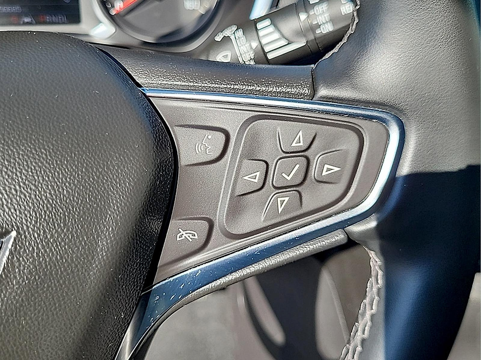 Used 2024 Chevrolet Equinox LT AWD/4WD image 18