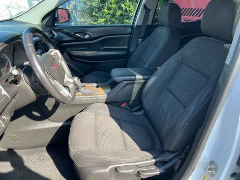 Used 2017 GMC Acadia SLE FWD image 13