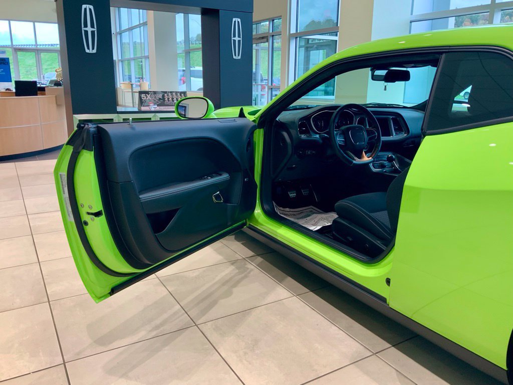 Used 2023 Dodge Challenger SRT Hellcat w/ Driver Convenience Group RWD image 18