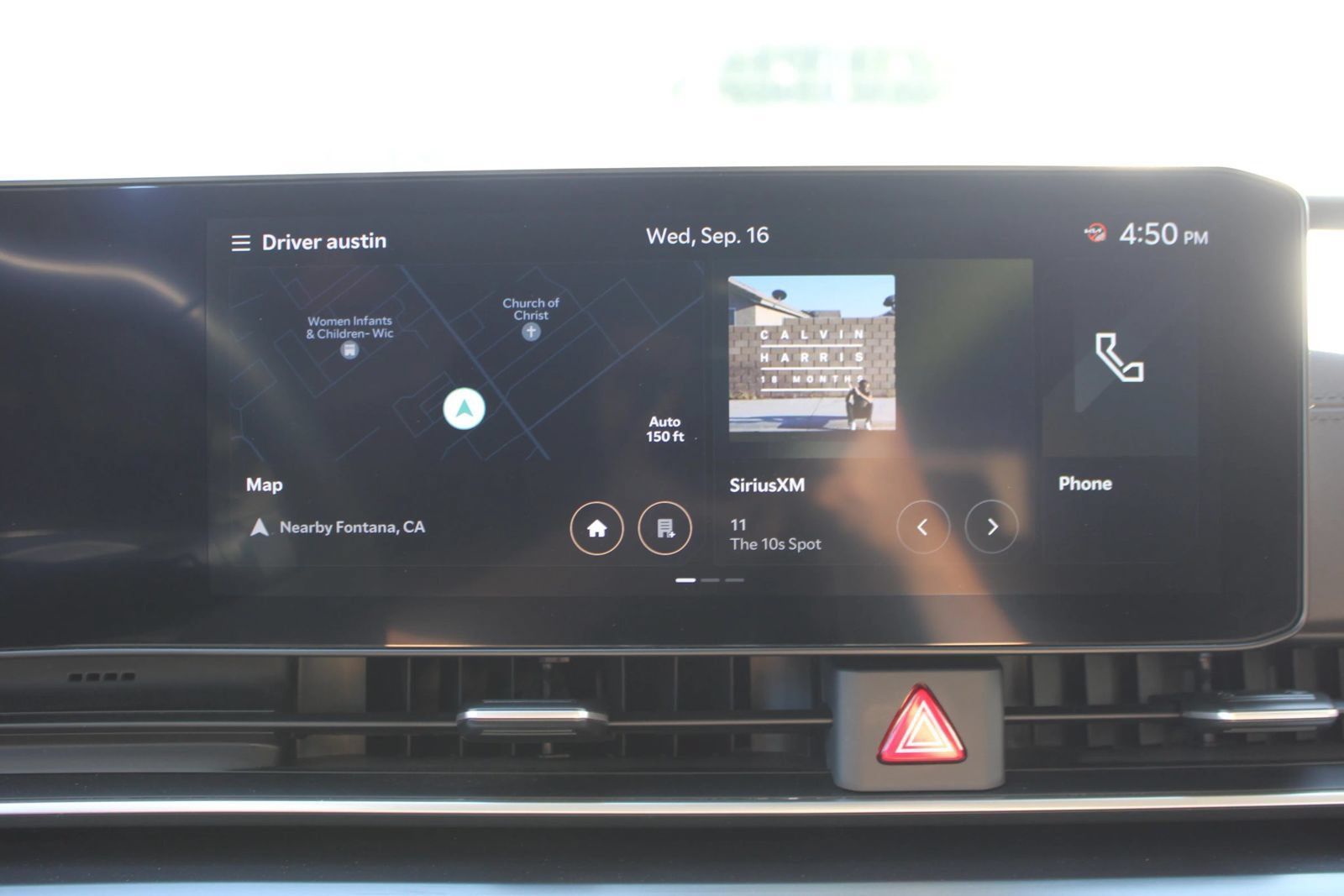 Used 2025 Kia Carnival FWD image 22