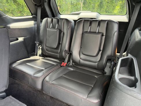 Used 2018 Ford Explorer Sport w/ Equipment Group 401A AWD/4WD image 12