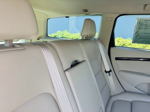 Used 2016 Volvo XC70 T5 Platinum w/ Protection Package image 13