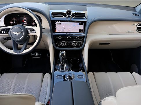New 2025 Bentley Bentayga Azure V8 image 15