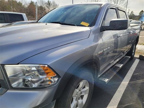 Used 2021 RAM 1500 Classic SLT image 3