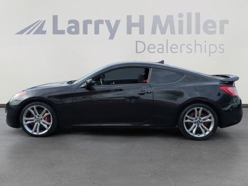 Used 2010 Hyundai Genesis 2.0T image 2