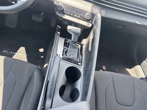 Used 2023 Hyundai Elantra SEL w/ Cargo Package FWD image 18