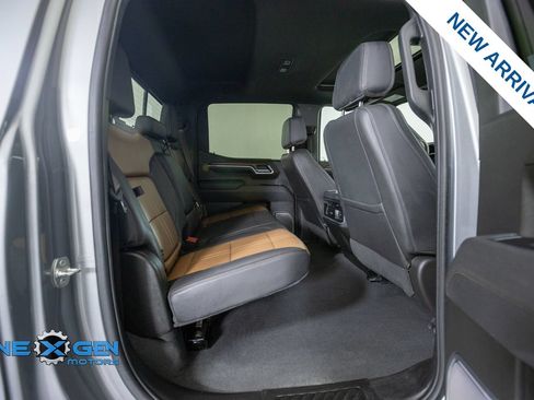 Used 2025 Chevrolet Silverado 1500 High Country w/ Technology Package AWD/4WD image 38