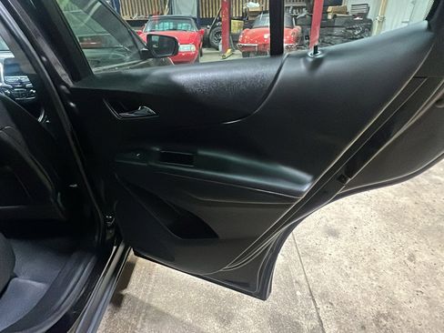 Used 2020 Chevrolet Equinox Premier image 17