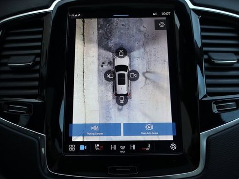 Used 2025 Volvo XC90 B6 Plus w/ Protection Package Premier image 25