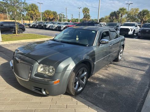 Used 2006 Chrysler 300 C image 2