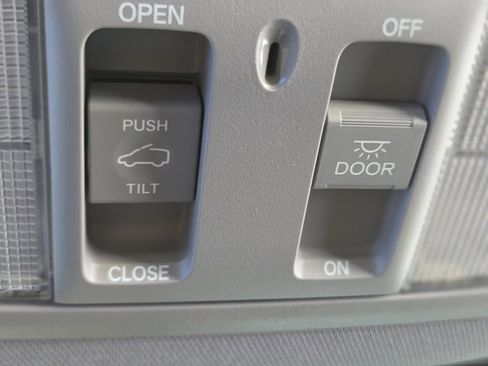 Used 2018 Honda CR-V Touring image 46