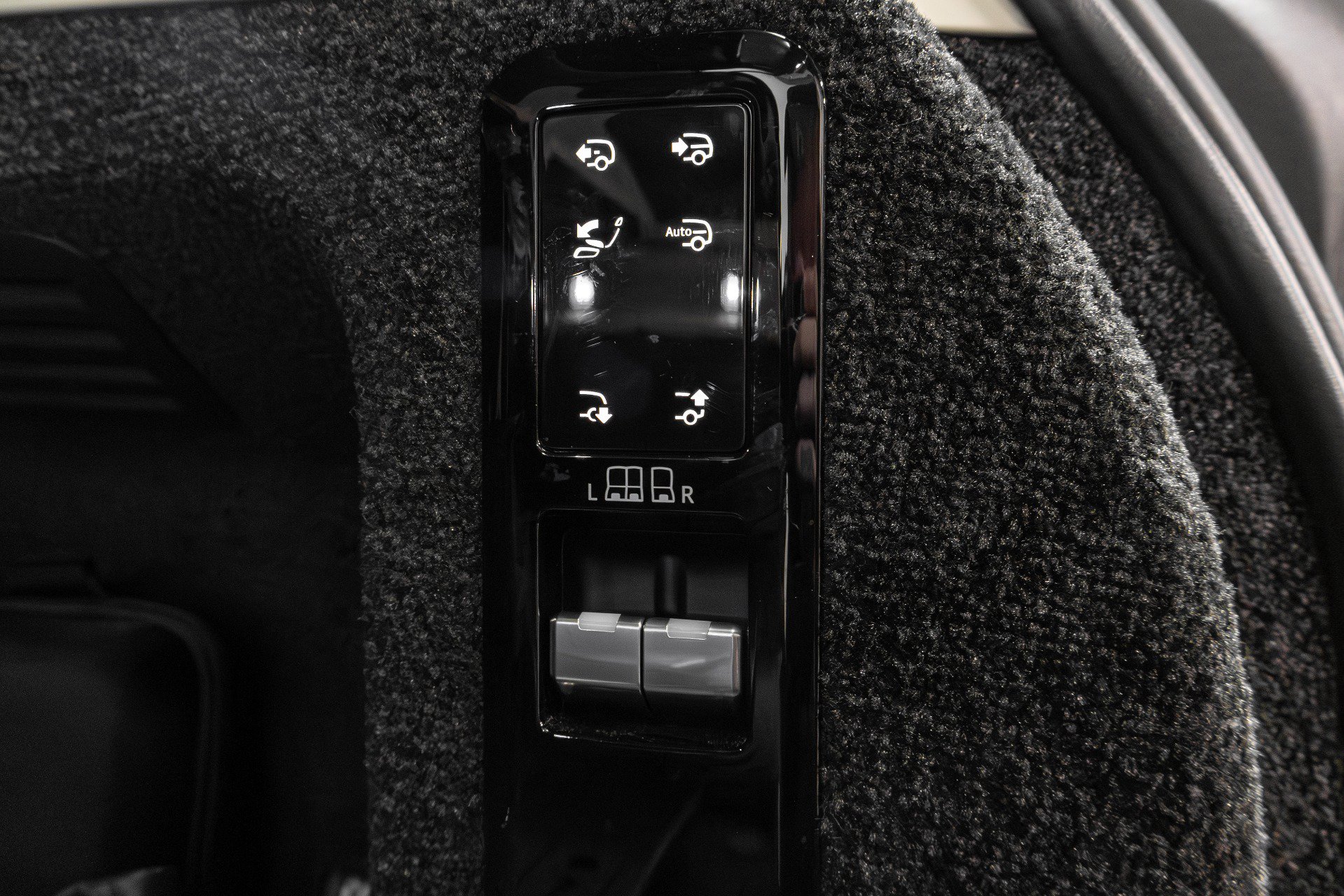 Used 2023 Land Rover Range Rover Long Wheelbase Autobiography AWD/4WD image 47
