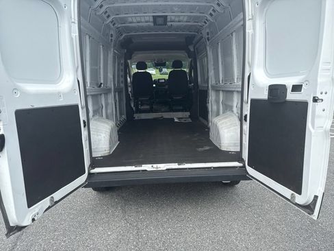 Used 2025 RAM ProMaster 2500 w/ Convenience Group FWD image 6