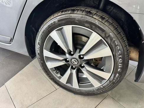 Used 2016 Nissan Sentra SL w/ SL Premium Package FWD image 34