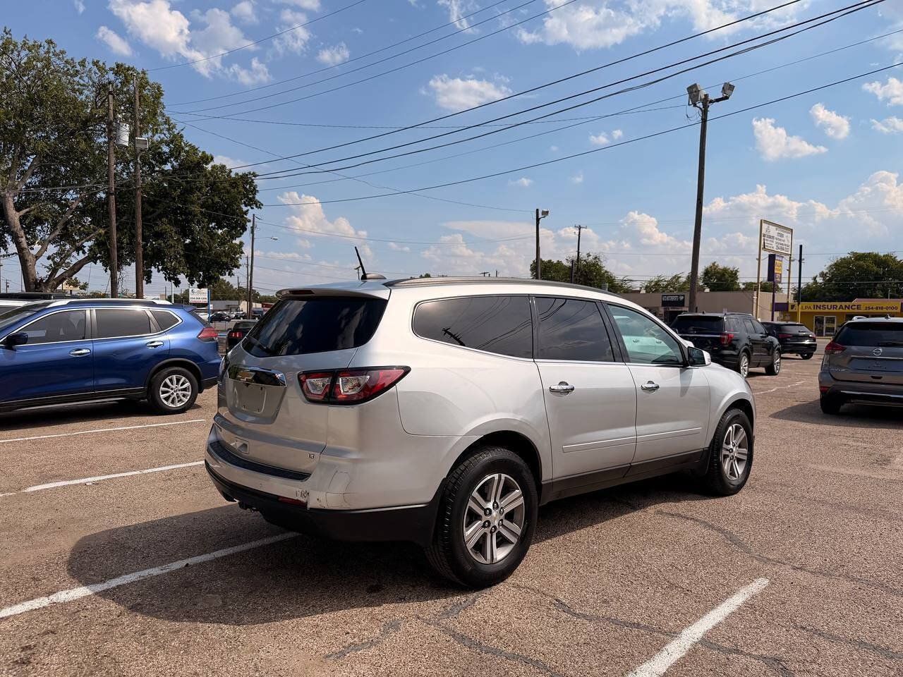 Used 2017 Chevrolet Traverse LT FWD image 6
