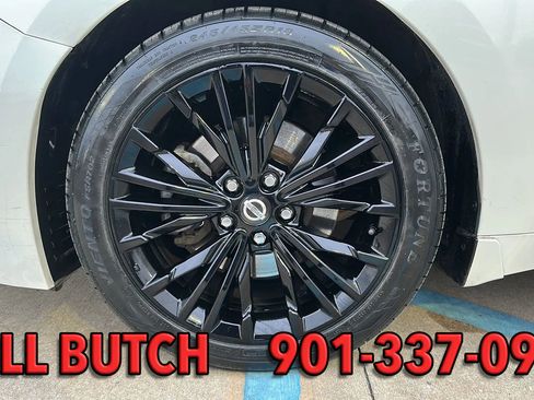 Used 2017 Nissan Maxima 3.5 SV w/ Dynamic Package image 16