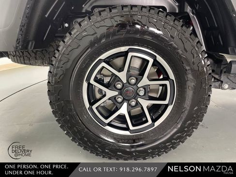 Used 2025 Jeep Gladiator Rubicon AWD/4WD image 13