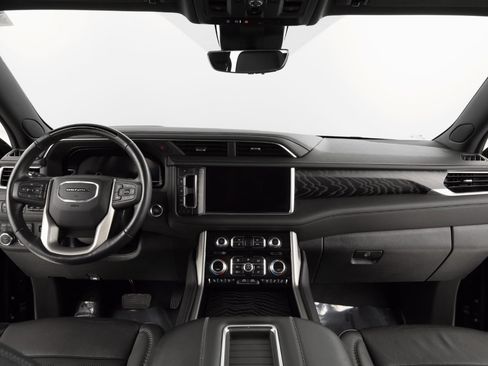 Used 2023 GMC Yukon XL Denali w/ Denali Reserve Package image 13