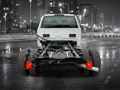 Used 2023 Ford F350 XL image 5