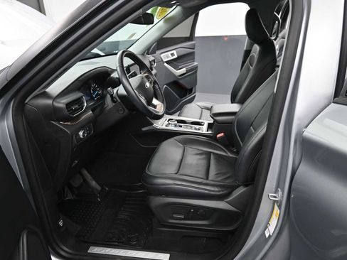 Used 2021 Ford Explorer Limited w/ Equipment Group 301A image 12