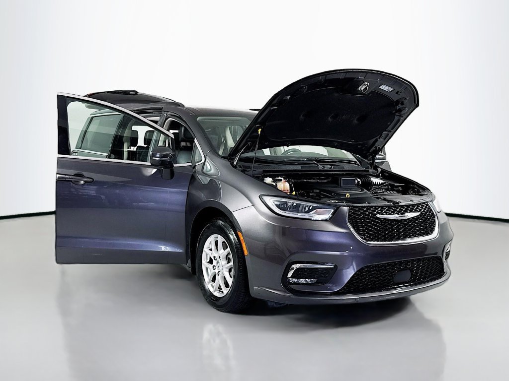 Used 2022 Chrysler Pacifica Touring-L FWD image 19