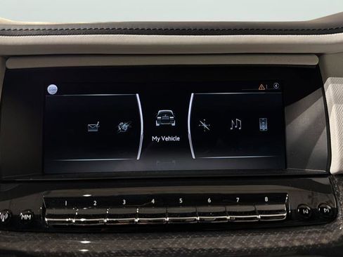 Used 2022 Rolls-Royce Cullinan Black Badge w/ Dark Exterior Package image 25