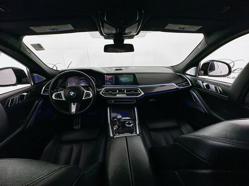 Used 2022 BMW X6 M50i image 19