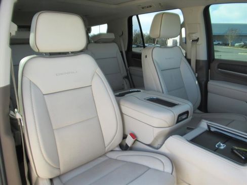 Used 2022 GMC Yukon Denali image 8