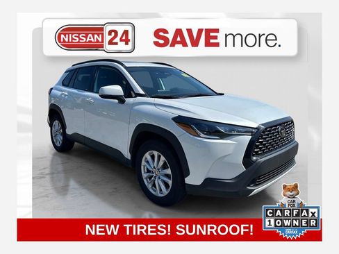 Used 2024 Toyota Corolla Cross LE w/ Moonroof Package AWD/4WD image 1