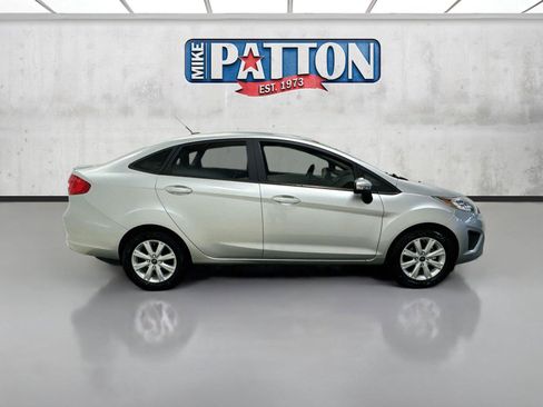 Used 2013 Ford Fiesta SE FWD image 8