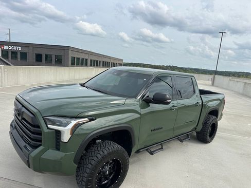 Used 2022 Toyota Tundra SR5 w/ SR5 Premium Package image 8