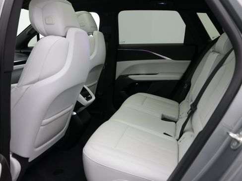Used 2024 Cadillac Lyriq Luxury RWD image 26