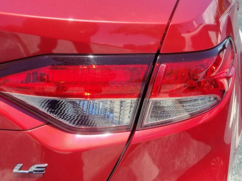 Used 2020 Toyota Corolla LE FWD image 9