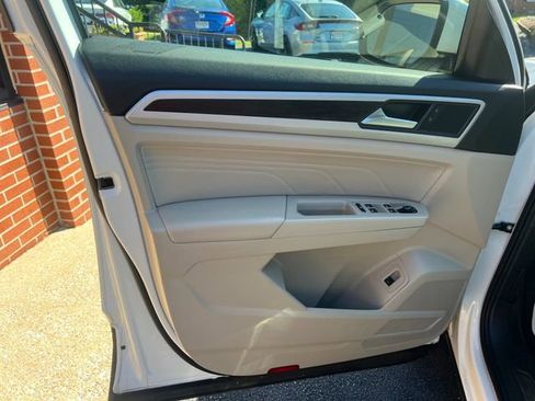 Used 2022 Volkswagen Atlas SE image 17