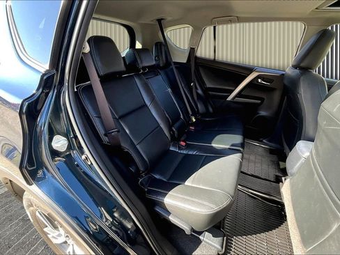 Used 2017 Toyota RAV4 XLE image 28