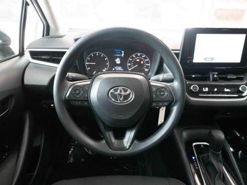 Used 2025 Toyota Corolla LE FWD image 21